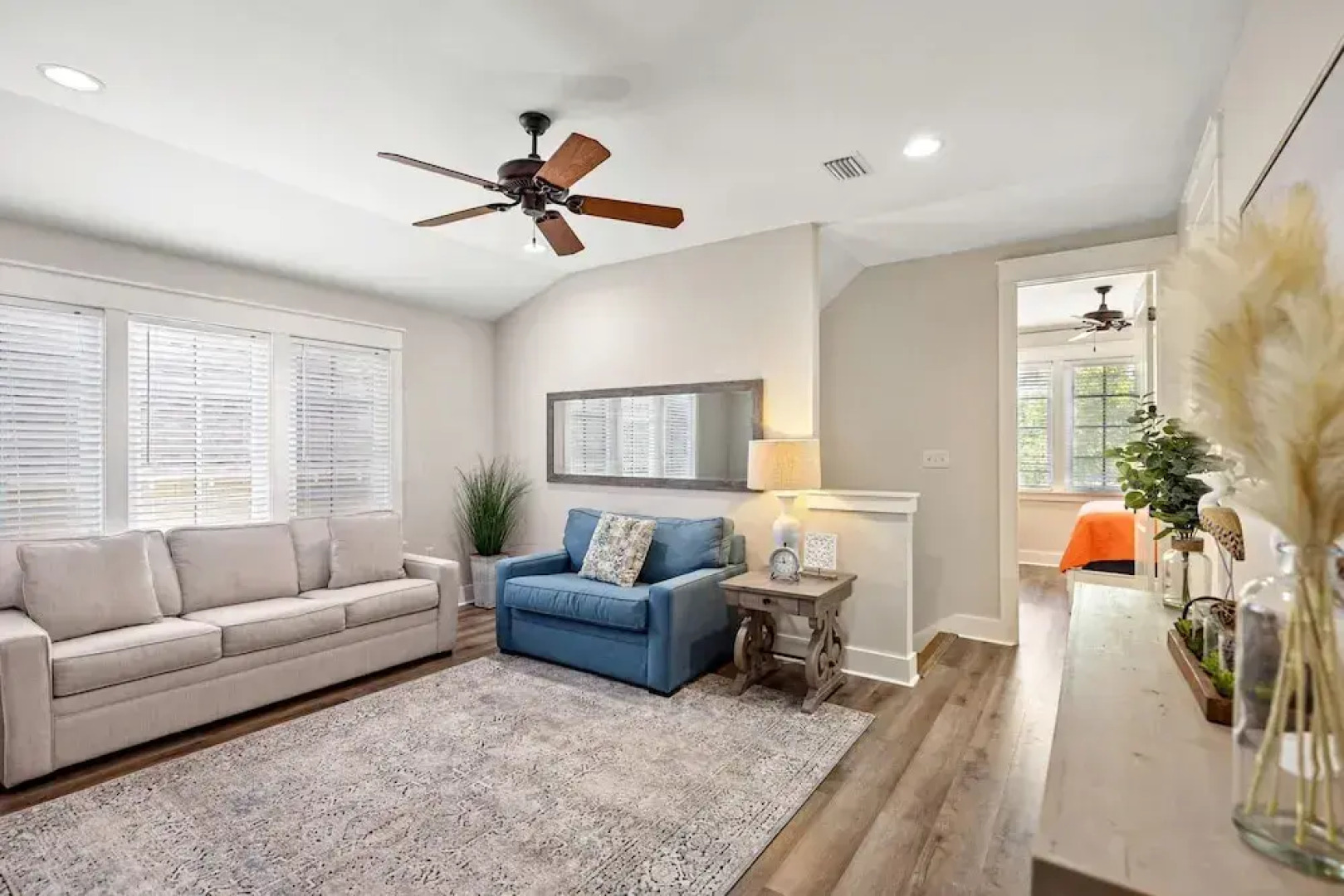 2465 Bungalo 4 Bedroom Home by RedAwning