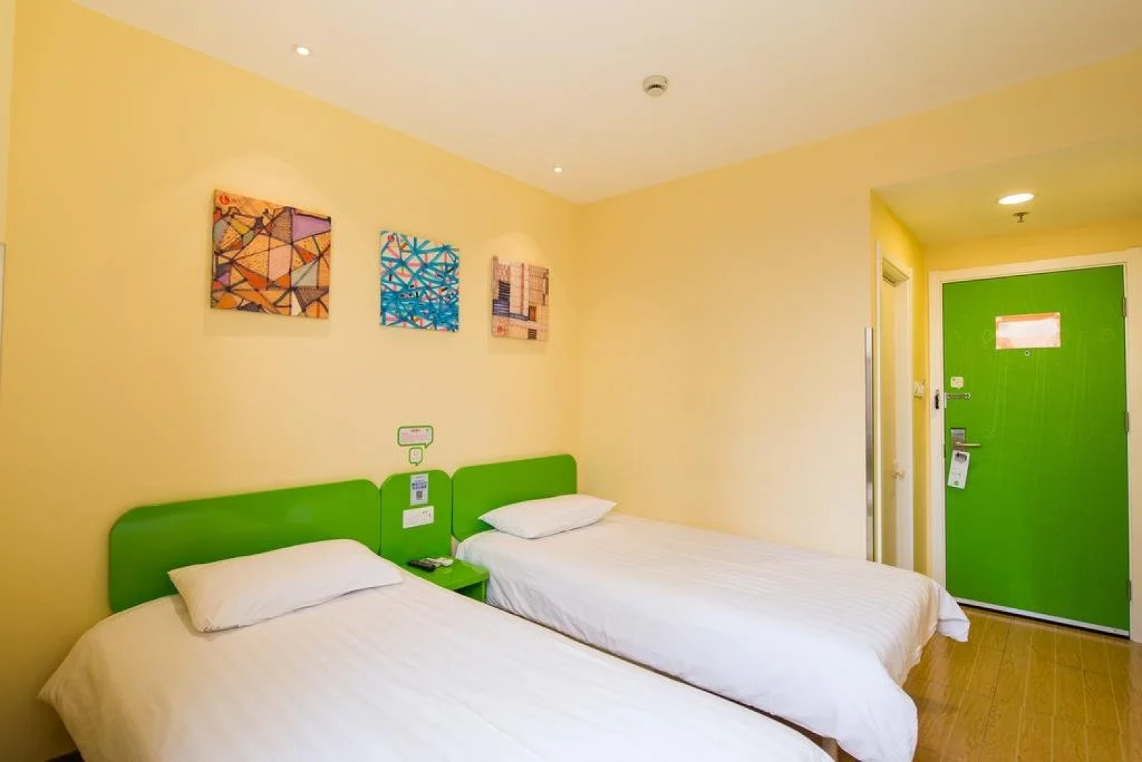 Hi Inn Longyan Railway Station