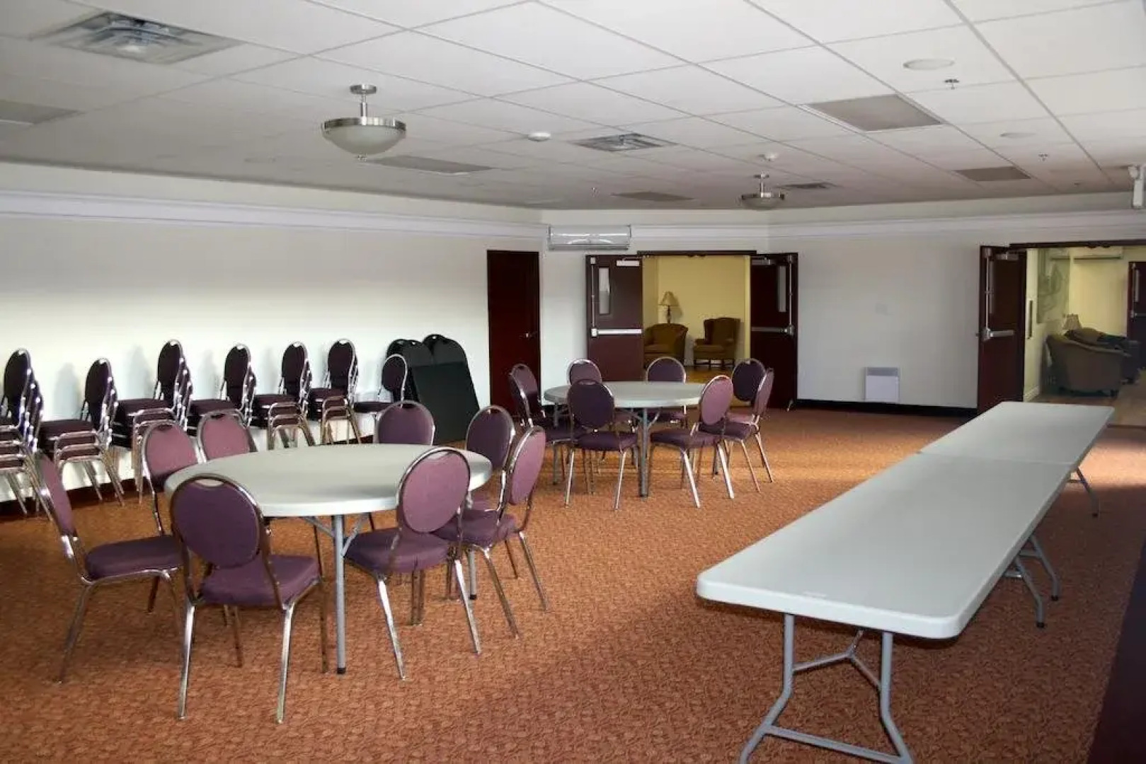 Lanes Riverhouse Inn & Cottages