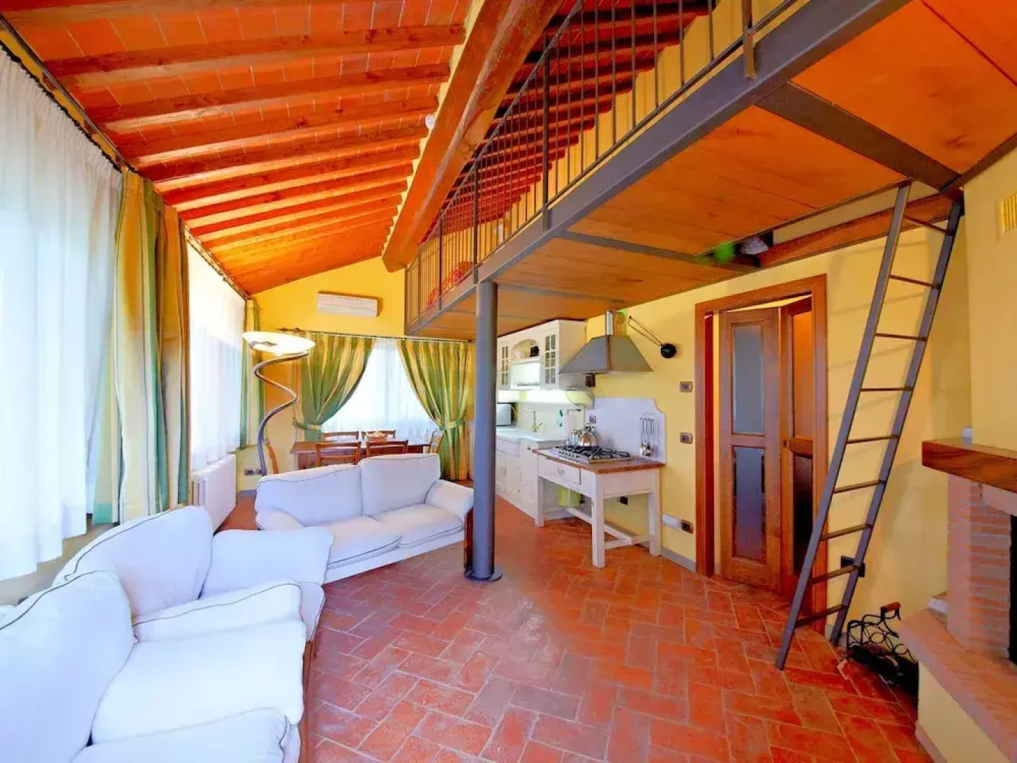 Cottage in Loro Ciuffenna With Pool & Sauna