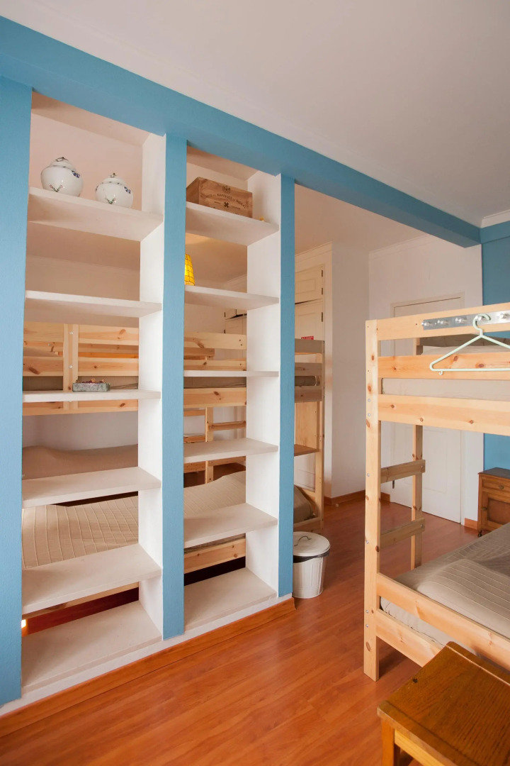 Ericeira Chill Hill Hostel & Private Rooms - Peach Garden