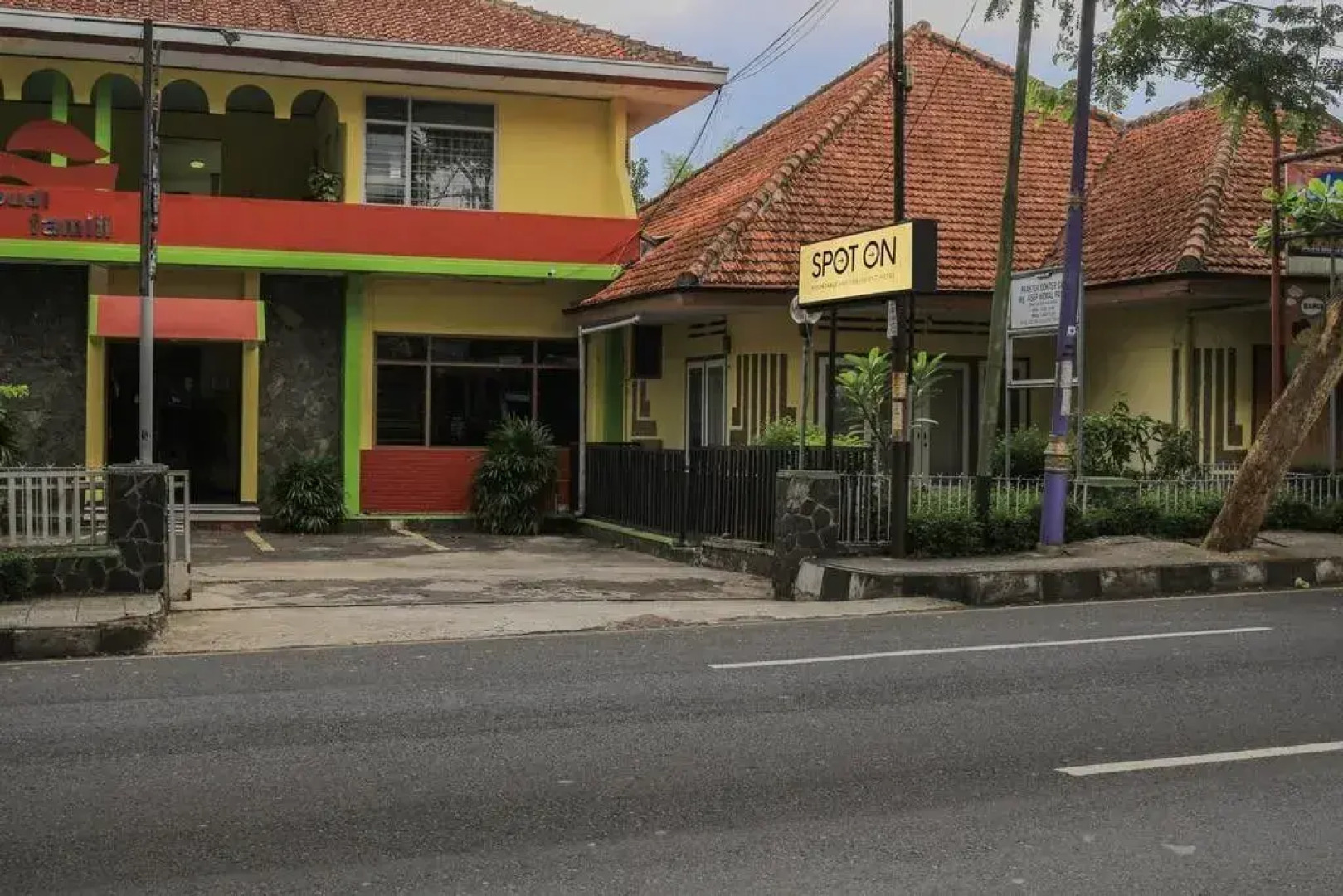 OYO Life  1708 Hotel Budi Famili 1 Syariah