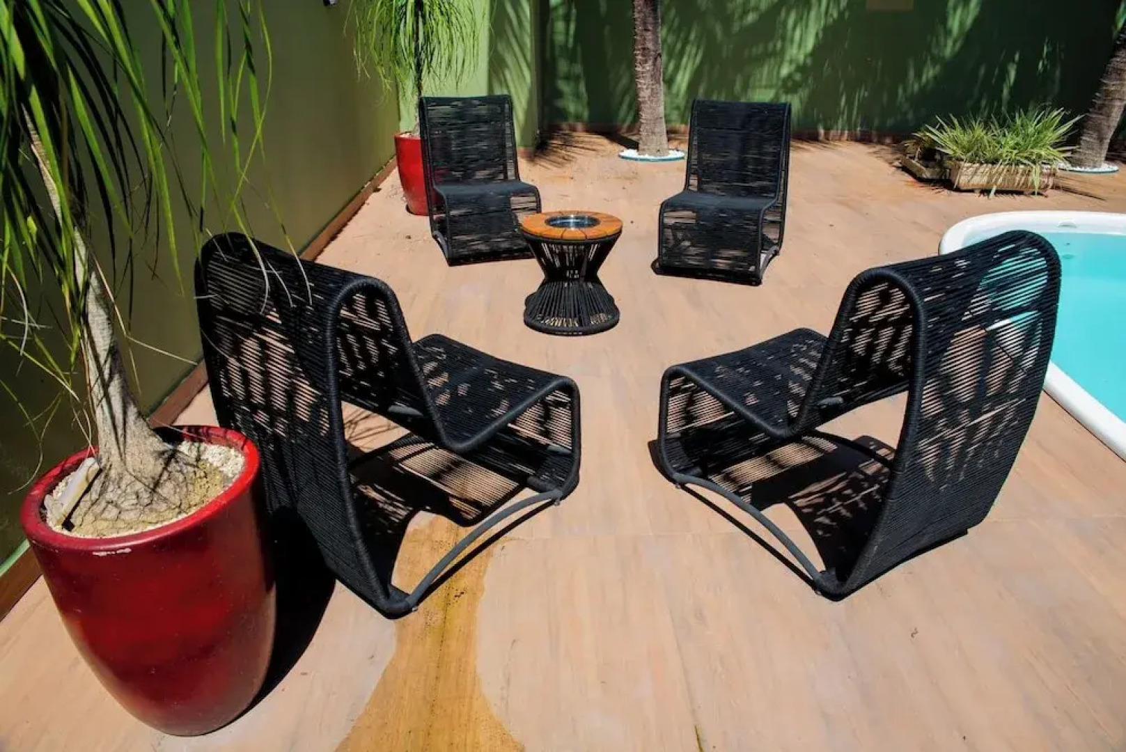 Casa com Piscina e Churrasqueira no Pantanal