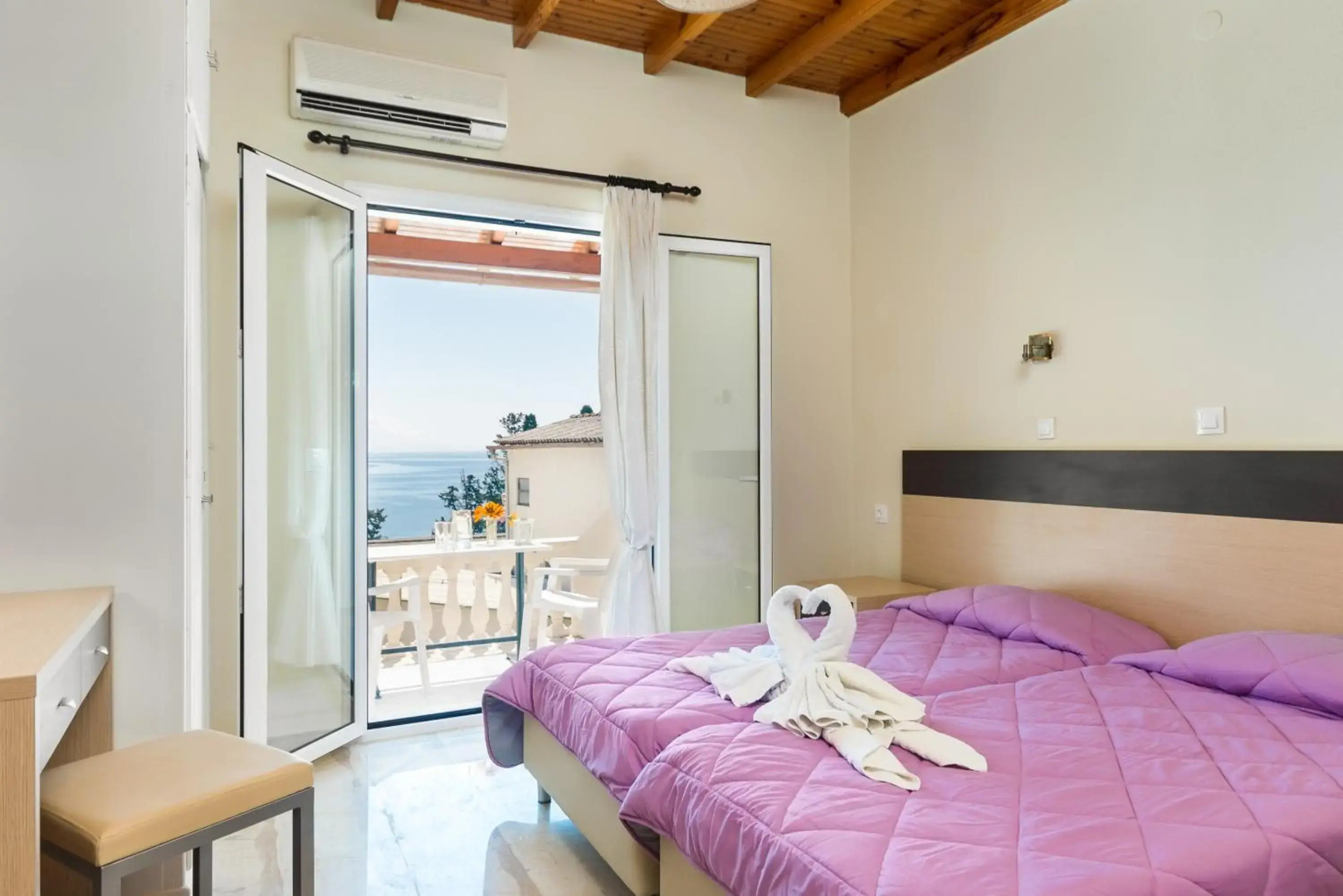 Fouxia Apartments and Studios