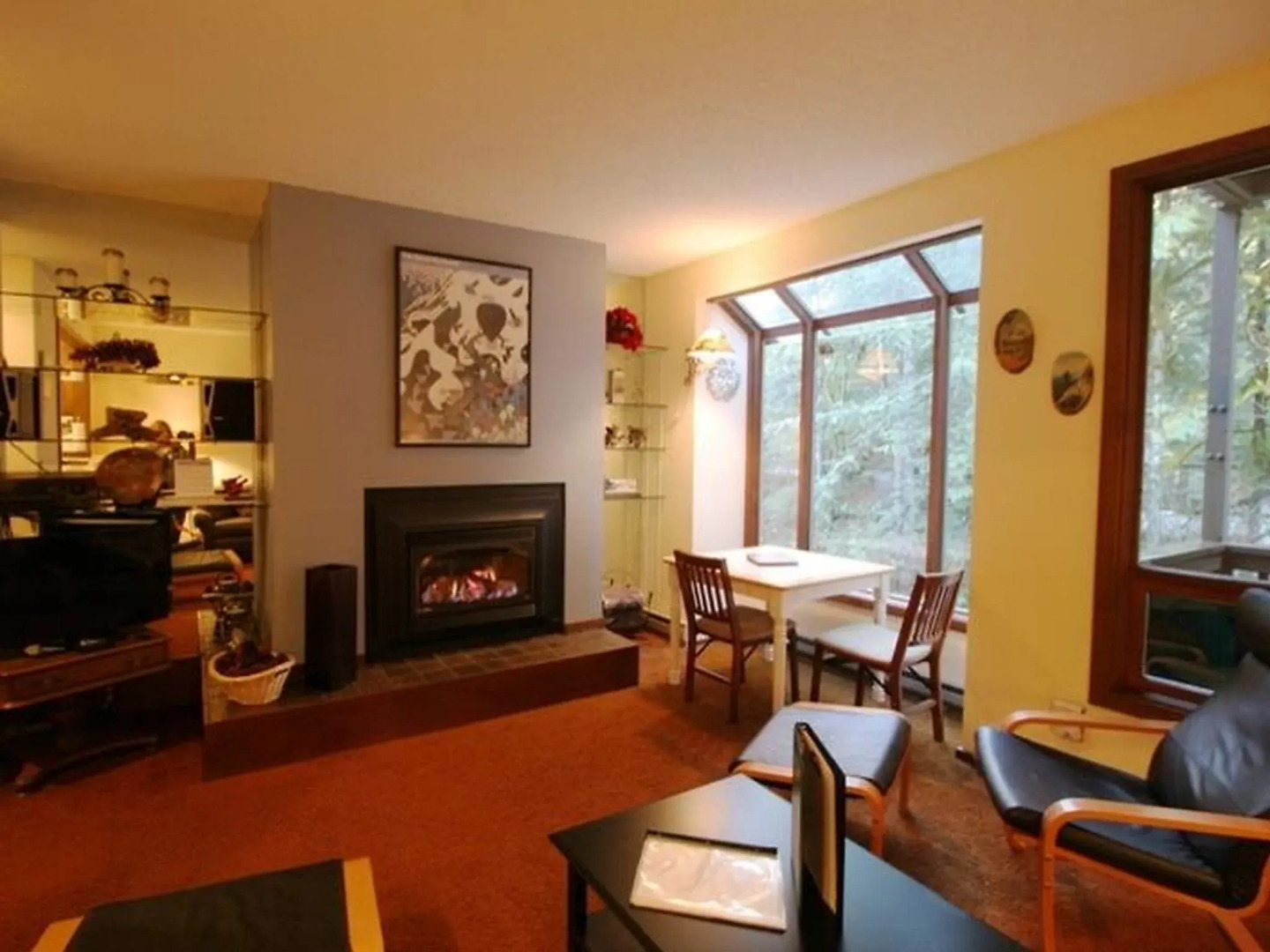 28SW Tasteful Condo Near Mt. Baker