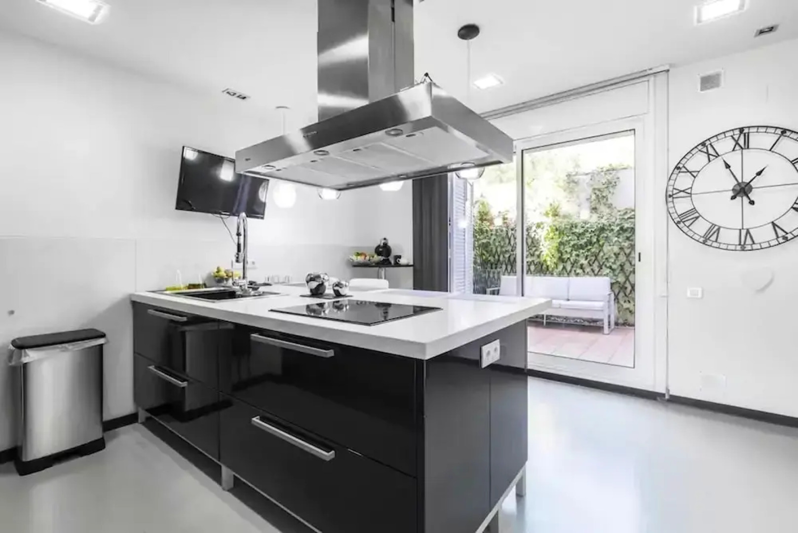 Villa With 4 Bedrooms in Badalona, With Wonderful sea View, Private Pool, Furnished Terrace Near the Beach