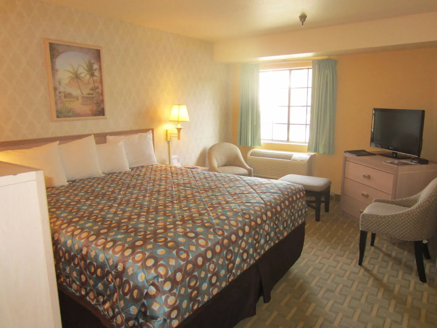 The Aqua Pacific Hotel