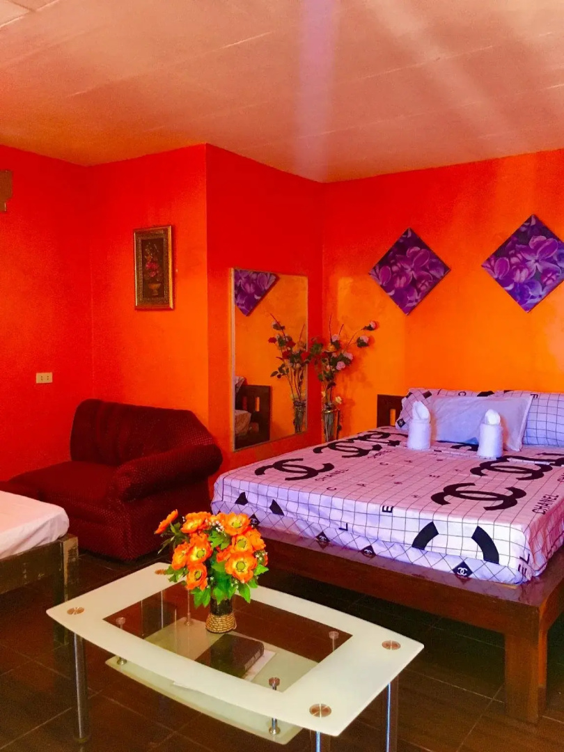 Ritzy's White Beach Resort & Restaurant