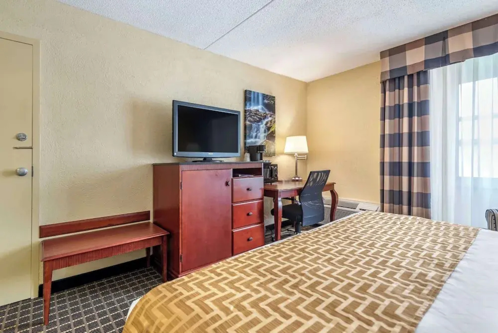 Best Western Plus Bridgeport Inn
