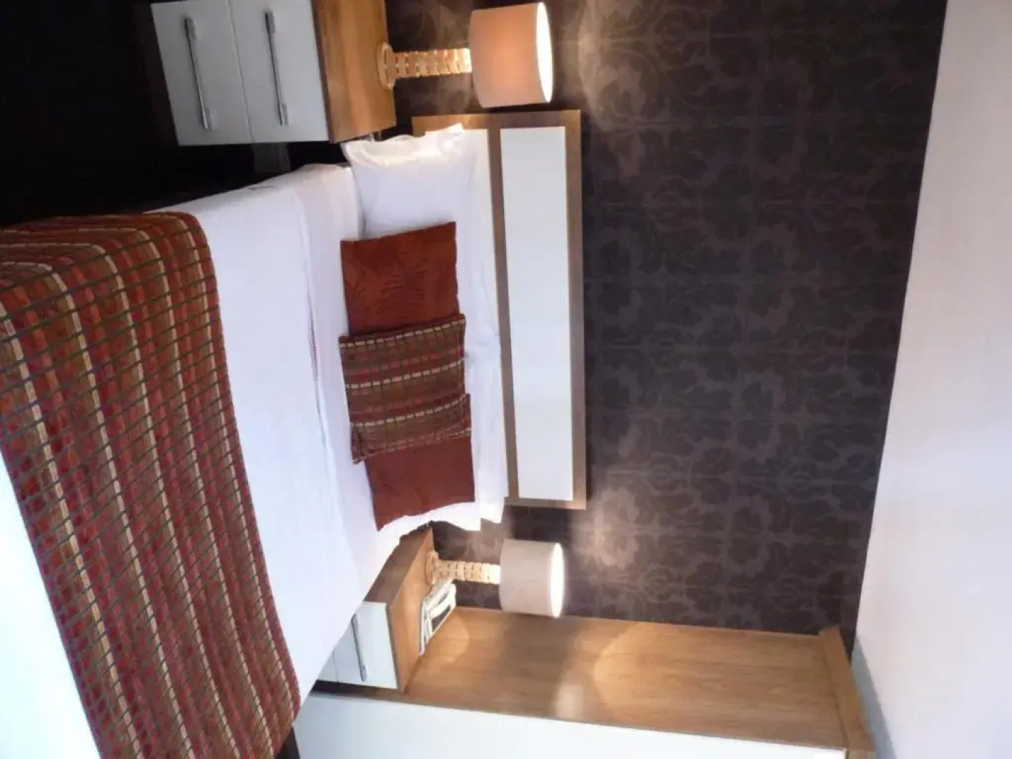 White Lady Hotel