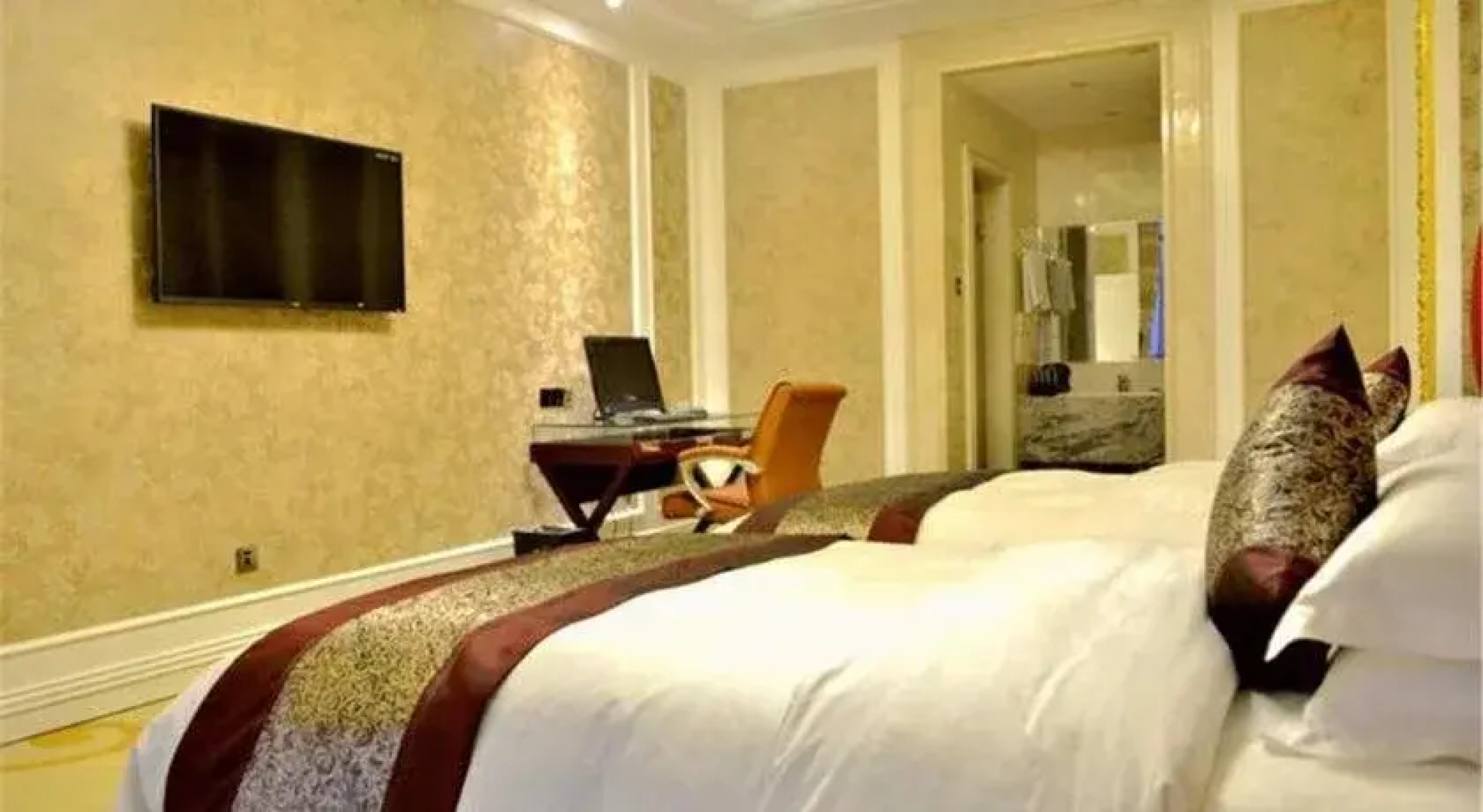 Venice Theme Hotel