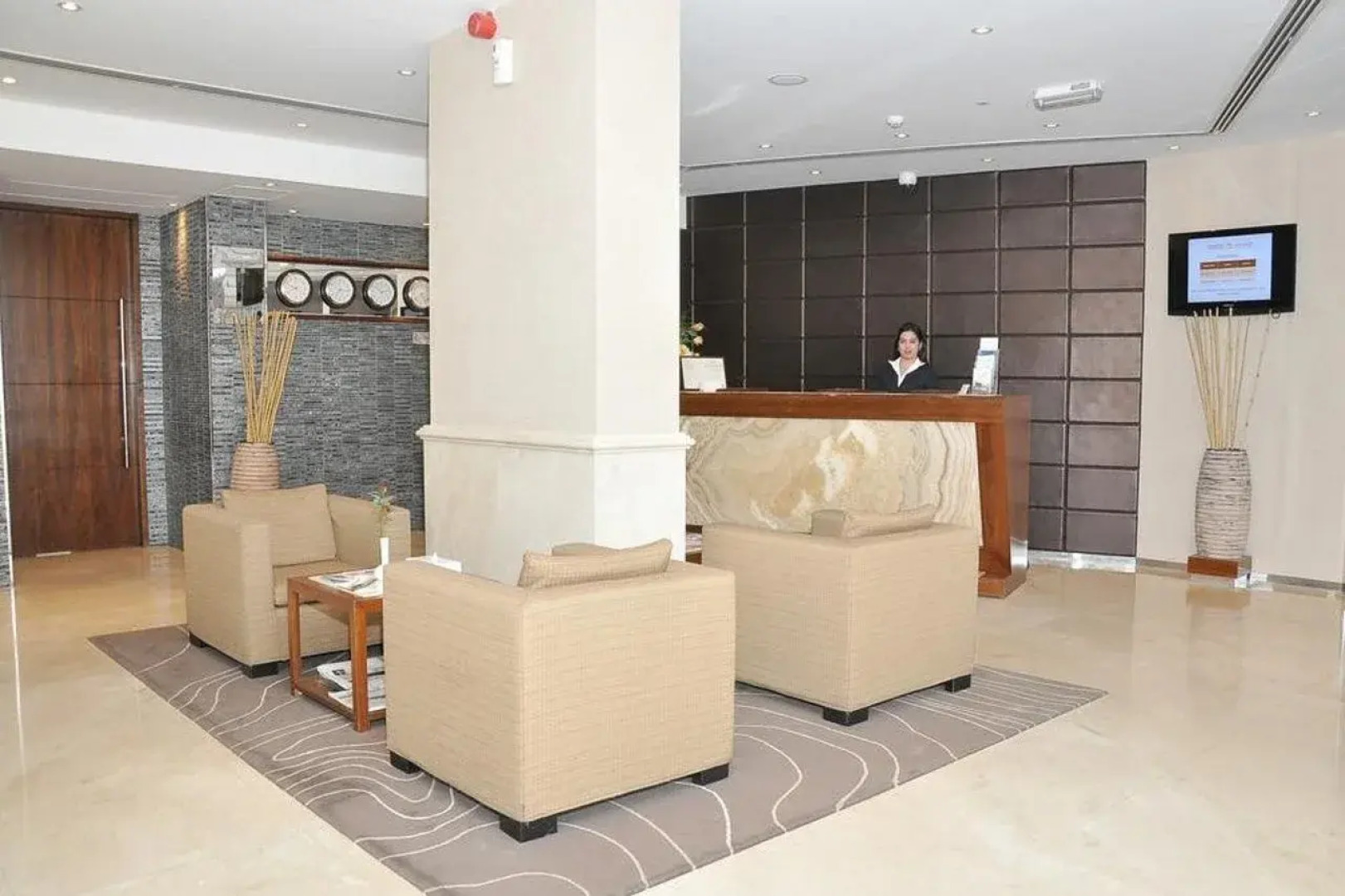 Phoenix Plaza Hotel Apartments