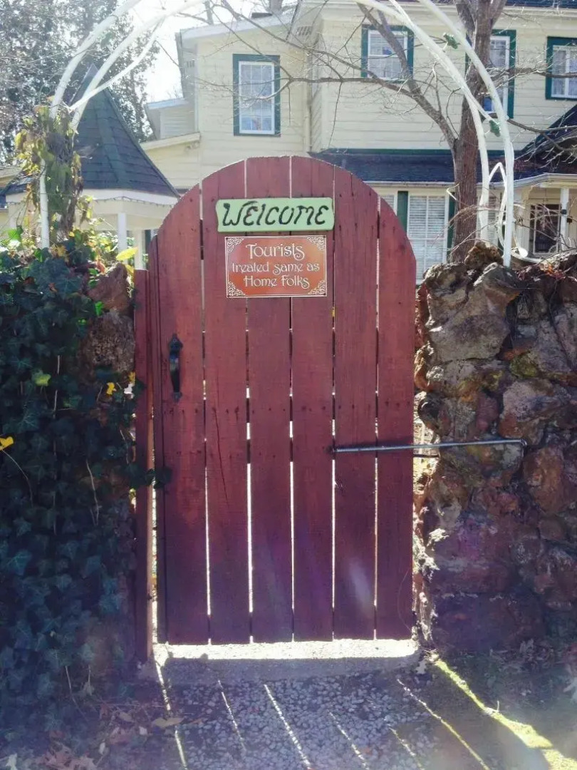 Woldert-Spence Manor