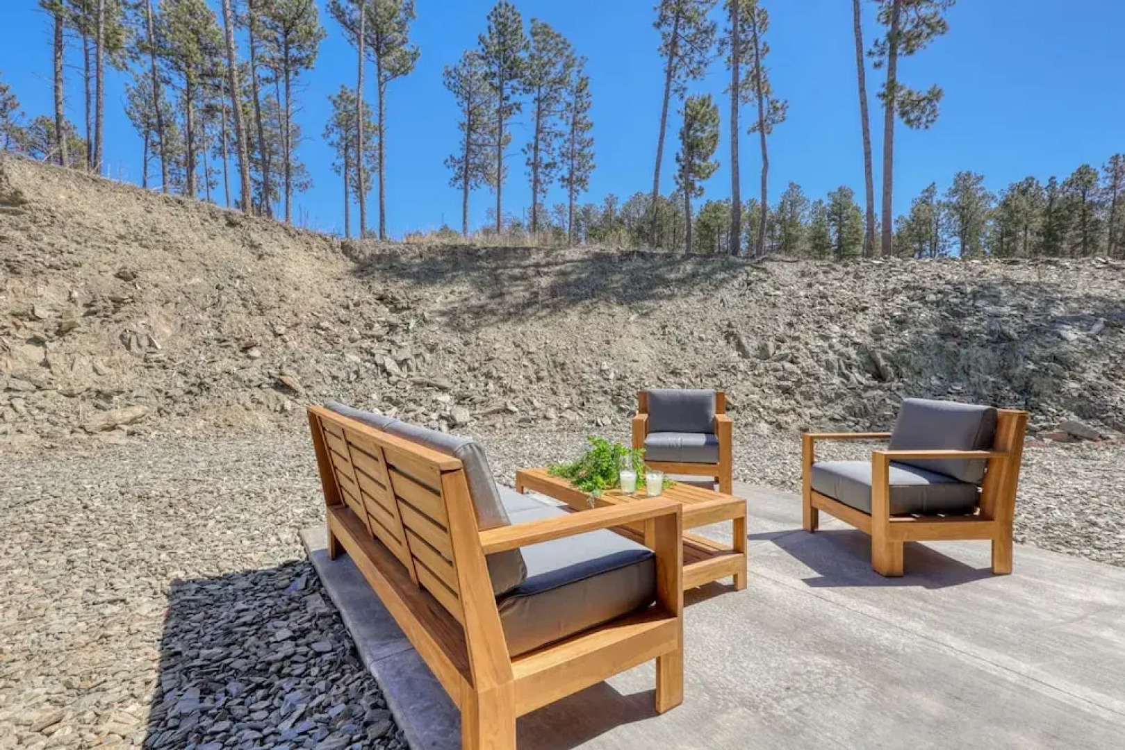 Saddle Up For Luxury - 15 Minutes to Mt Rushmore