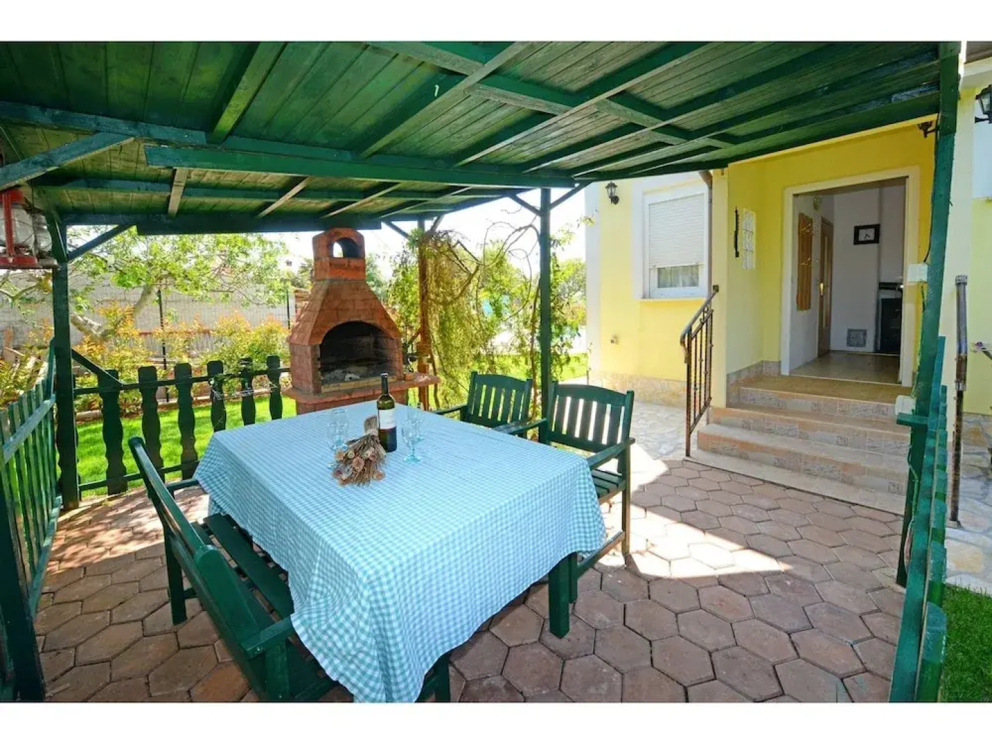 Adorable Holiday Home With Private Pool & Covered Terrace