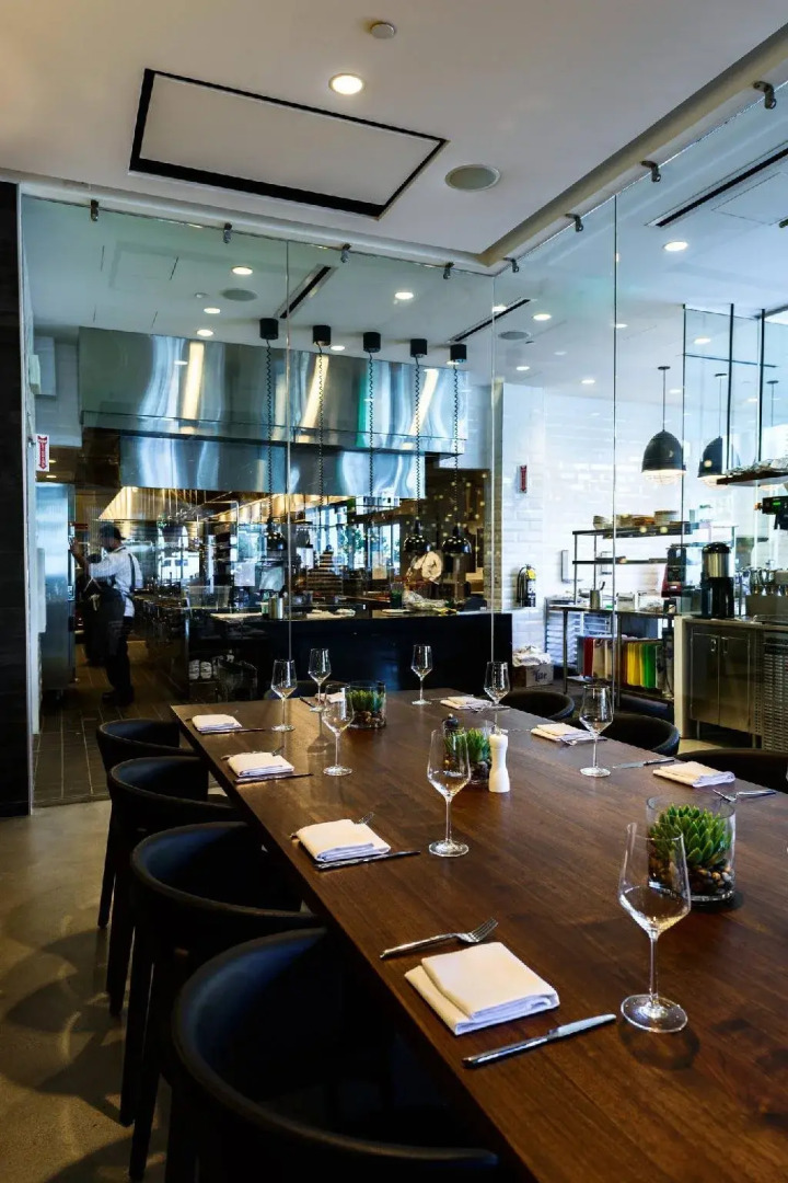 The Envoy Hotel, Autograph Collection