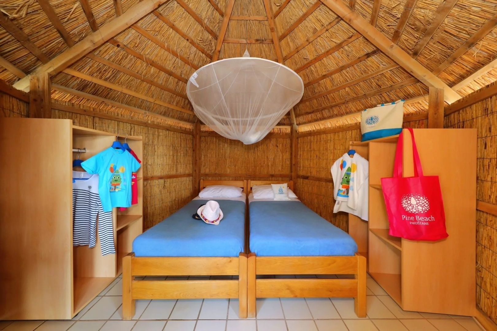 Pine Beach Pakostane - All Inclusive light