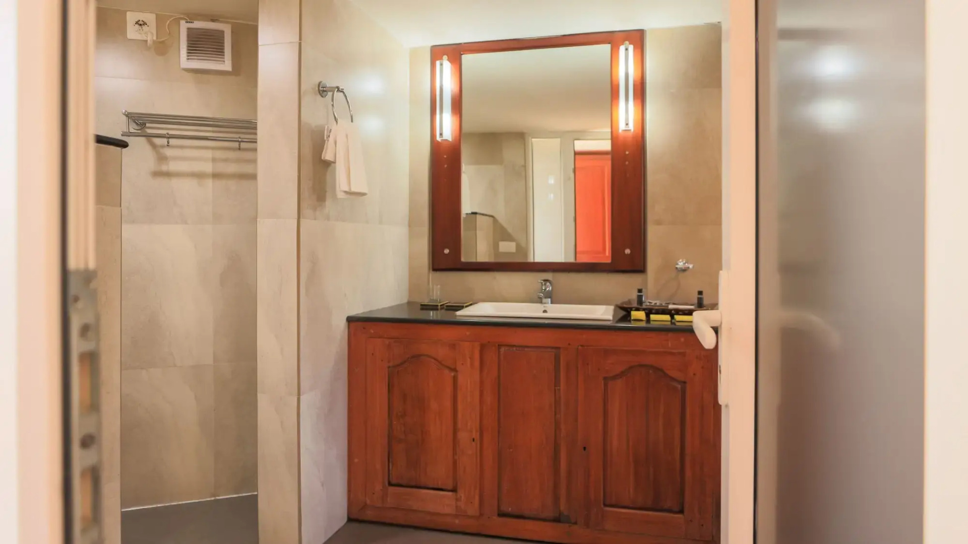 Shola Crown Resort - Munnar