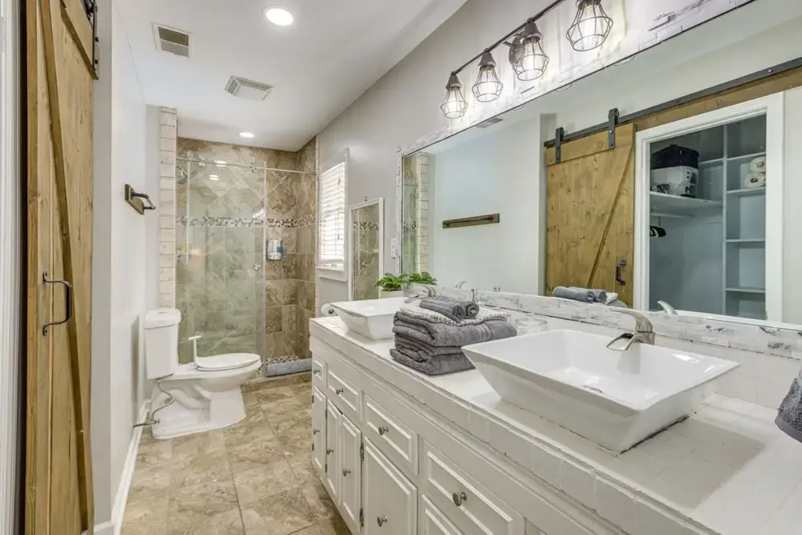 Stylish Home w/ Pool, 5 Mi to Bryant-denny Stadium