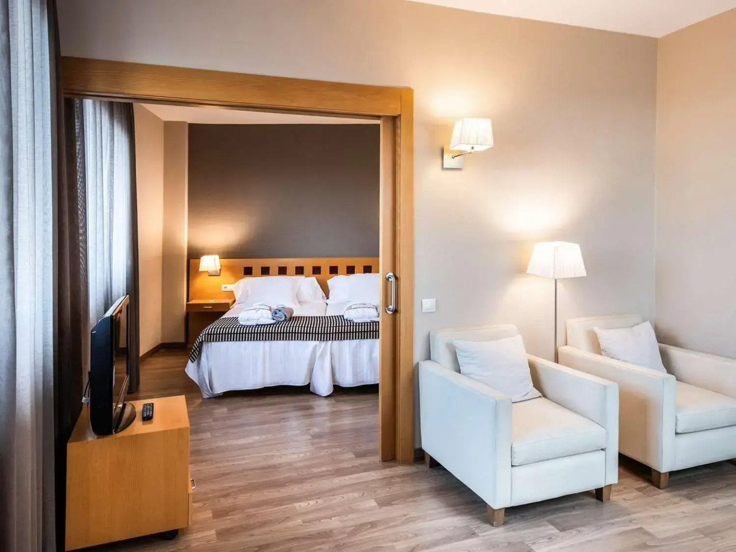 Отель Towers Rotana