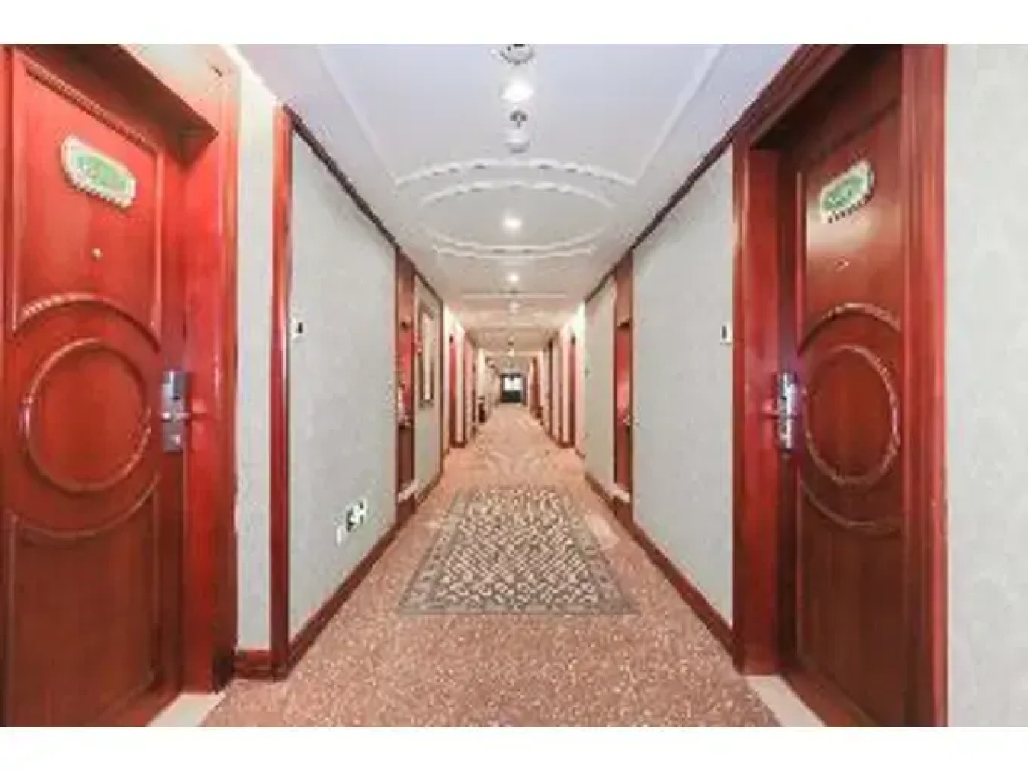 Vienna Hotel (Dongguan Houjie Dadao Branch)