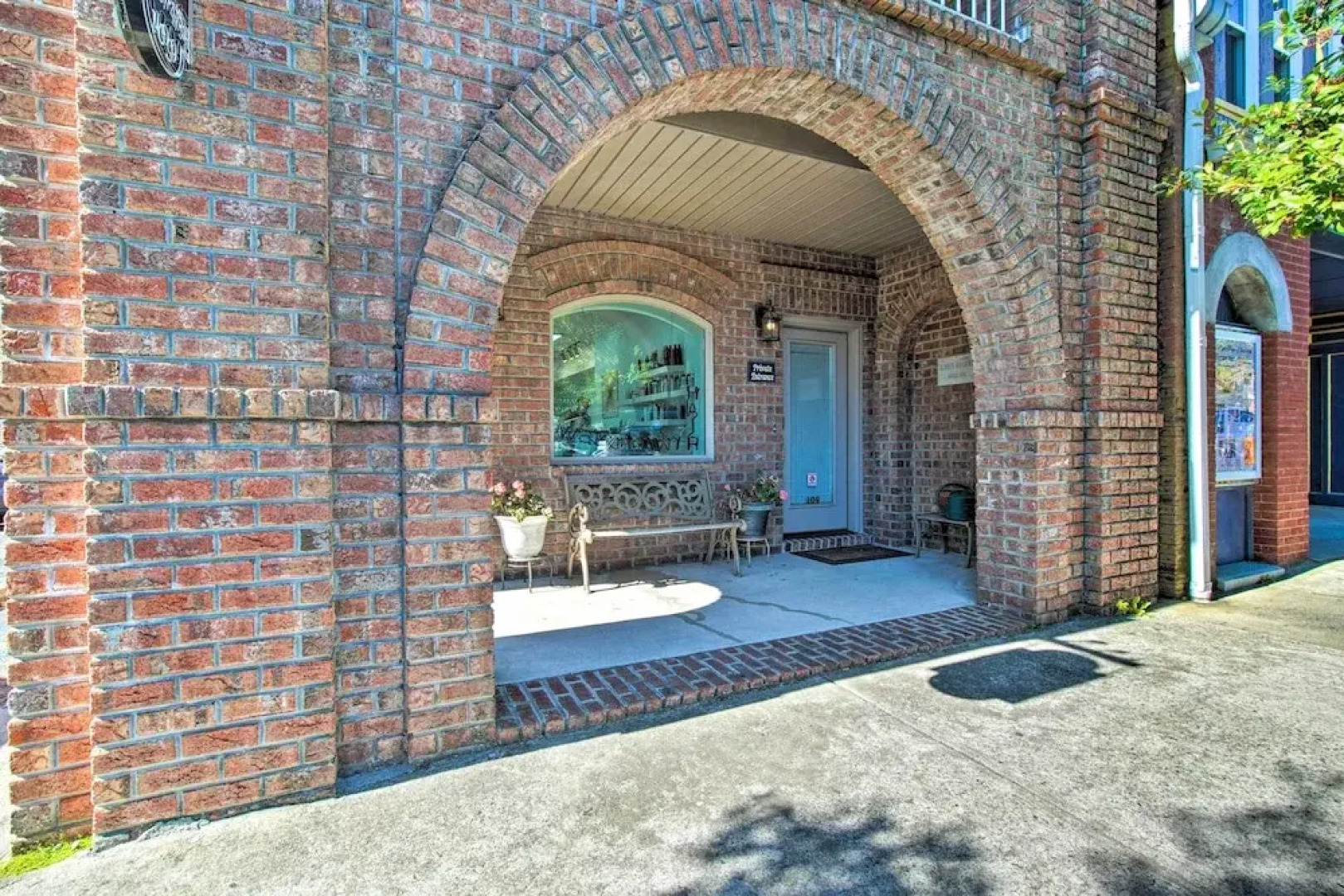 1/2 Mi to Riverwalk! Historic Dtwn Southport Condo