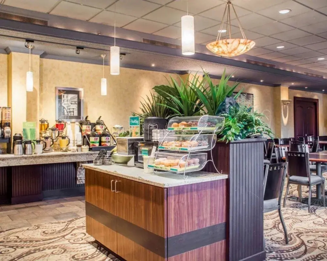 Quality Inn & Suites Riverfront Oswego