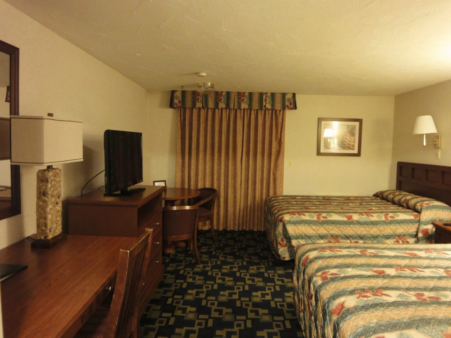 Hyannis Travel Inn