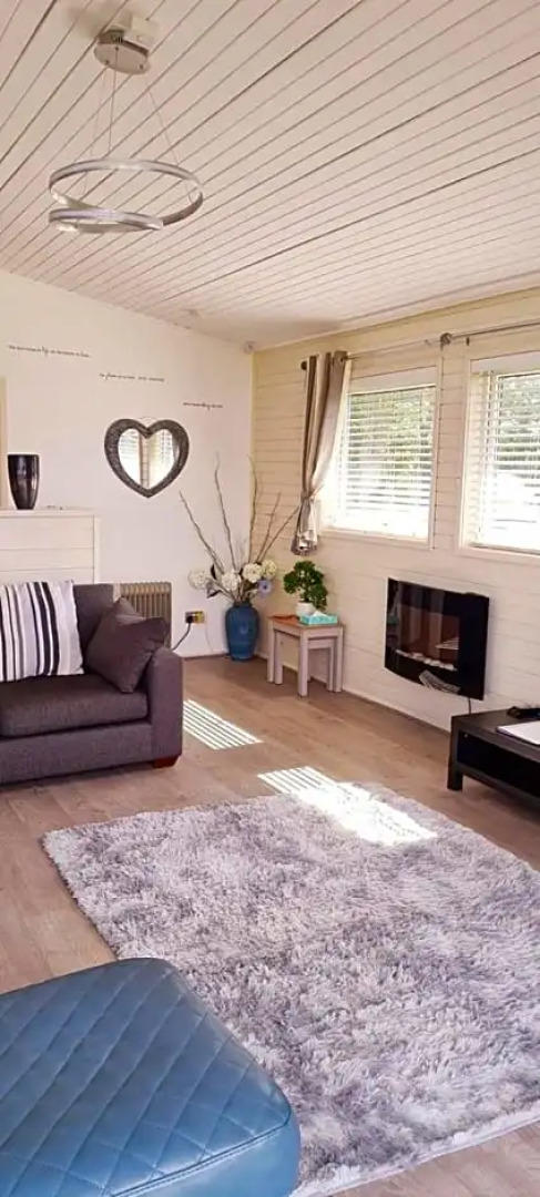 Fenna Lakeside Lodge - Pine Lake Resort