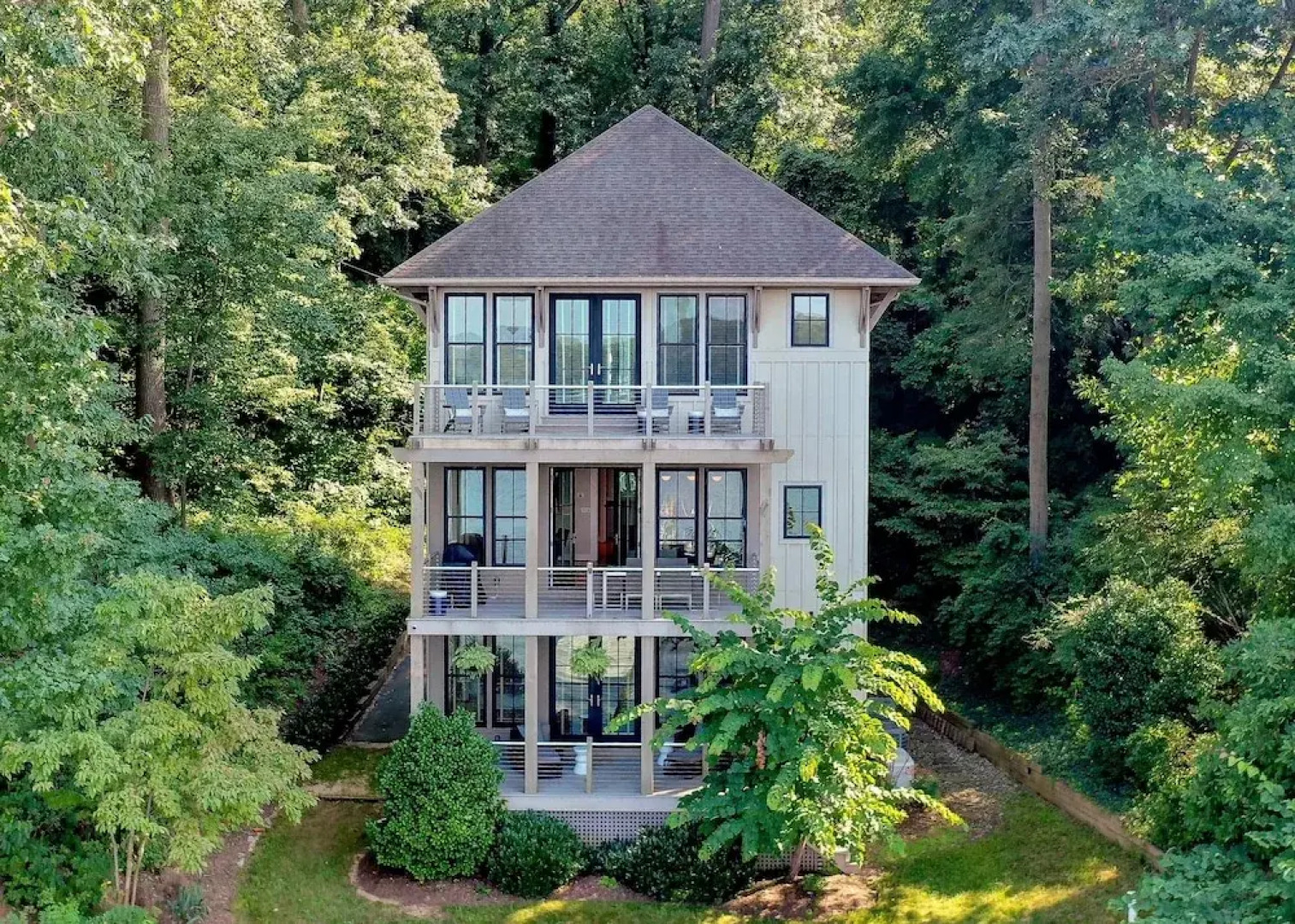 Epic Views Of The Severn River Await You! 3 Bedroom Home by Redawning