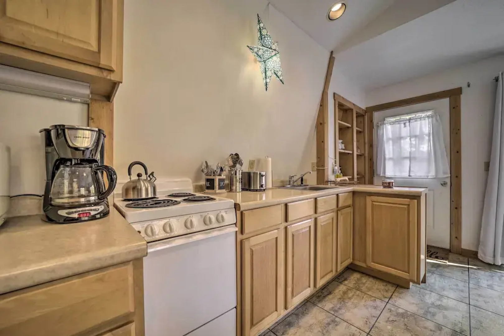 Sky Loft Bryson Studio: 1 Mi From Fontana Lake!