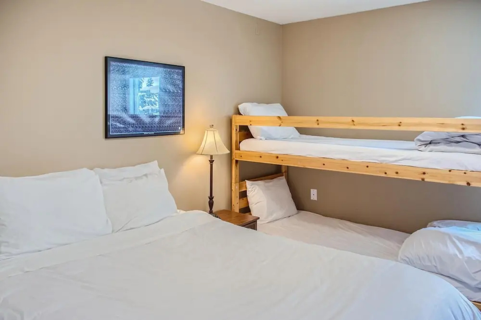 Ponderosa Inn by Okanagan Premier