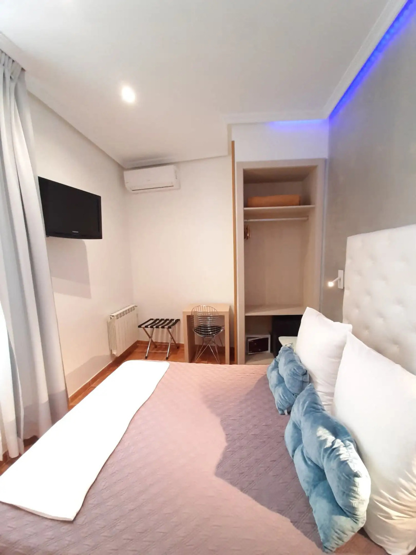 Hostal Las Fuentes - Adults Only