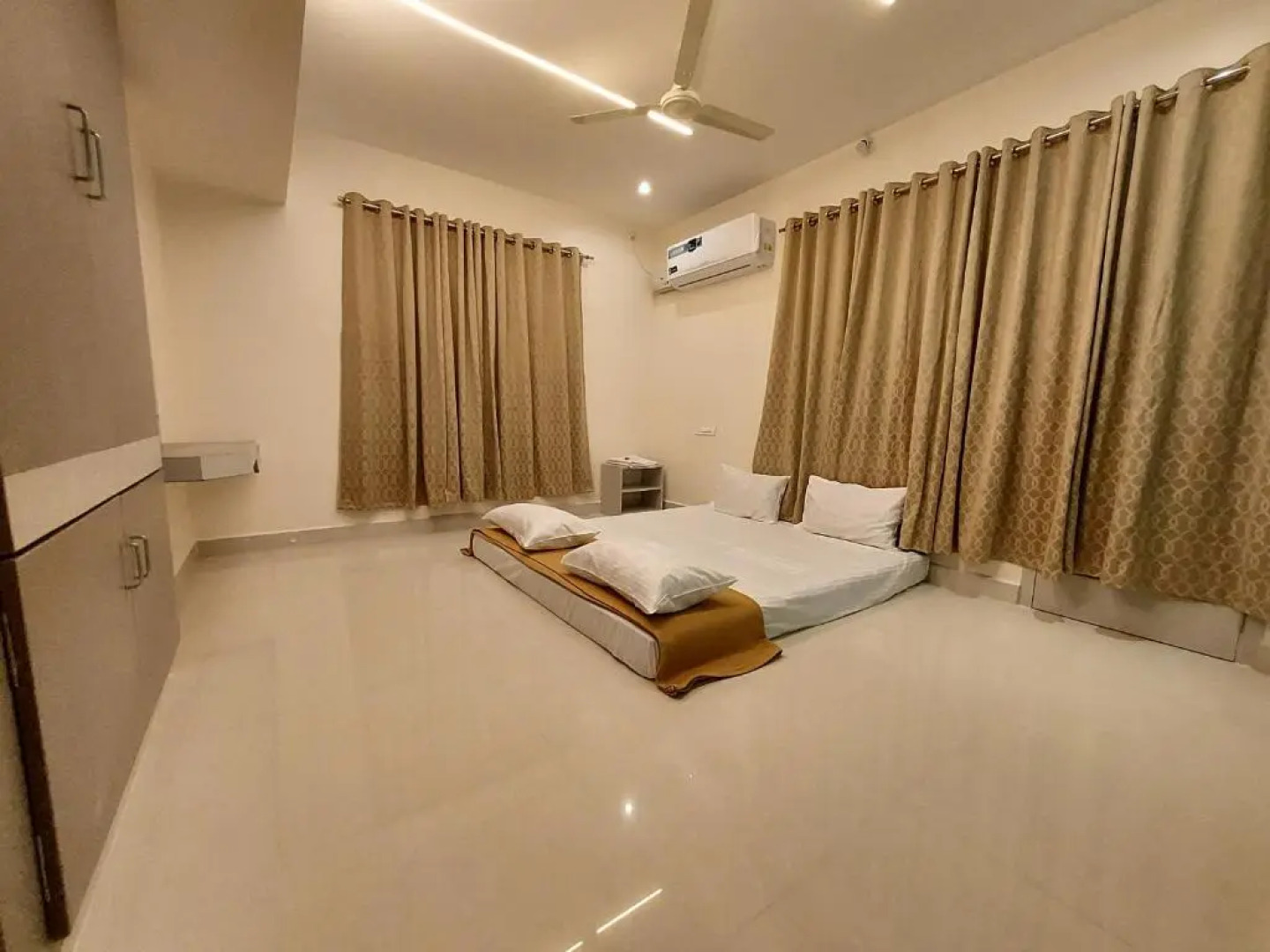 Srirangam Service Apartment