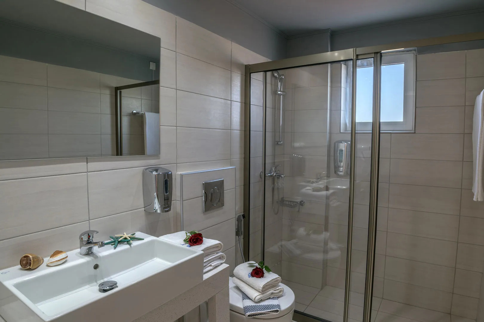 Happy Days Beach Hotel & Bungalows