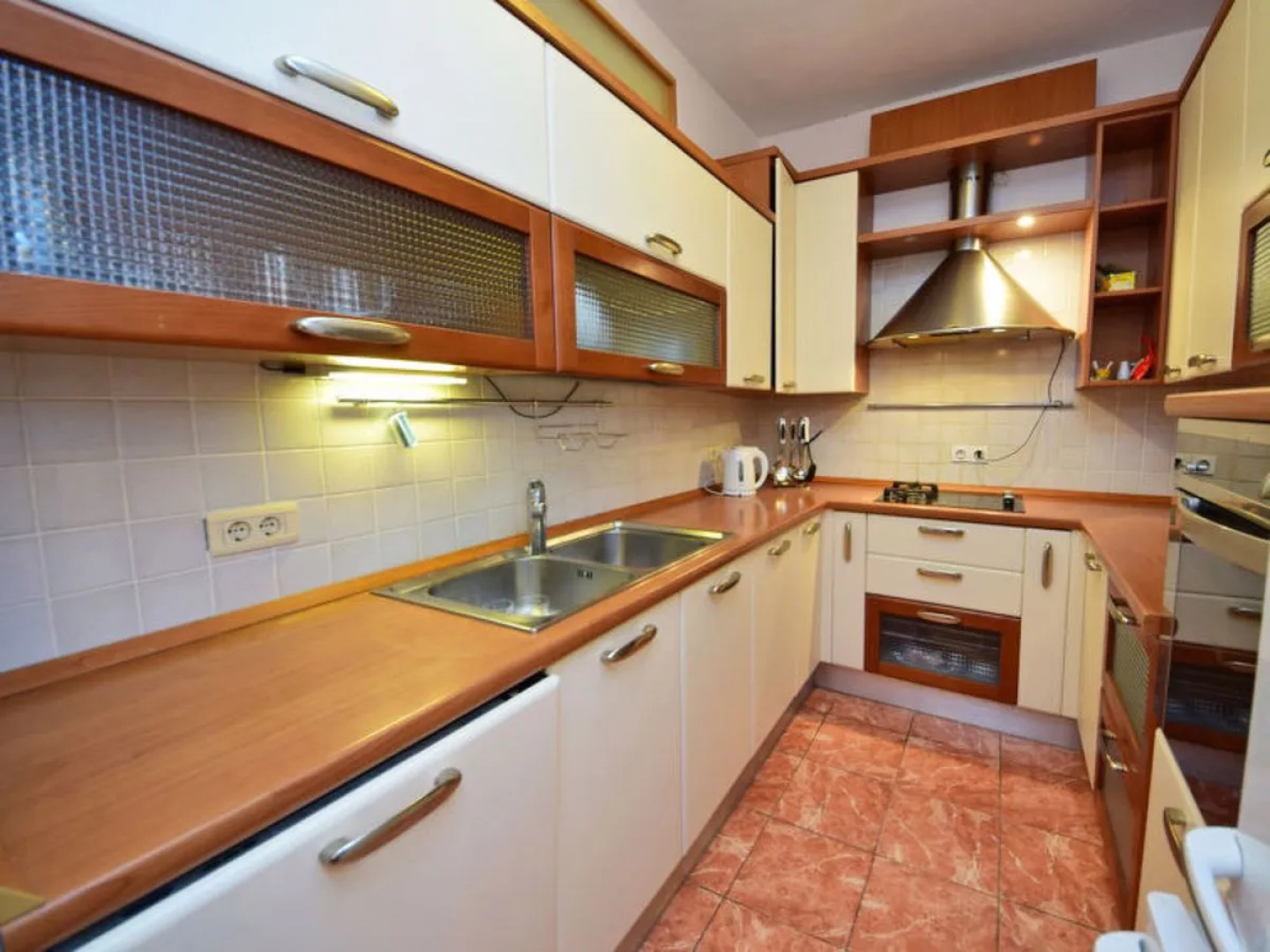 House Naš dom Cornwall 27746