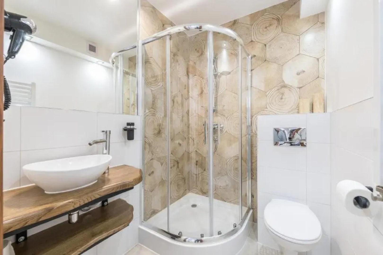 Biały Jelen Z Basenem I Jacuzzi