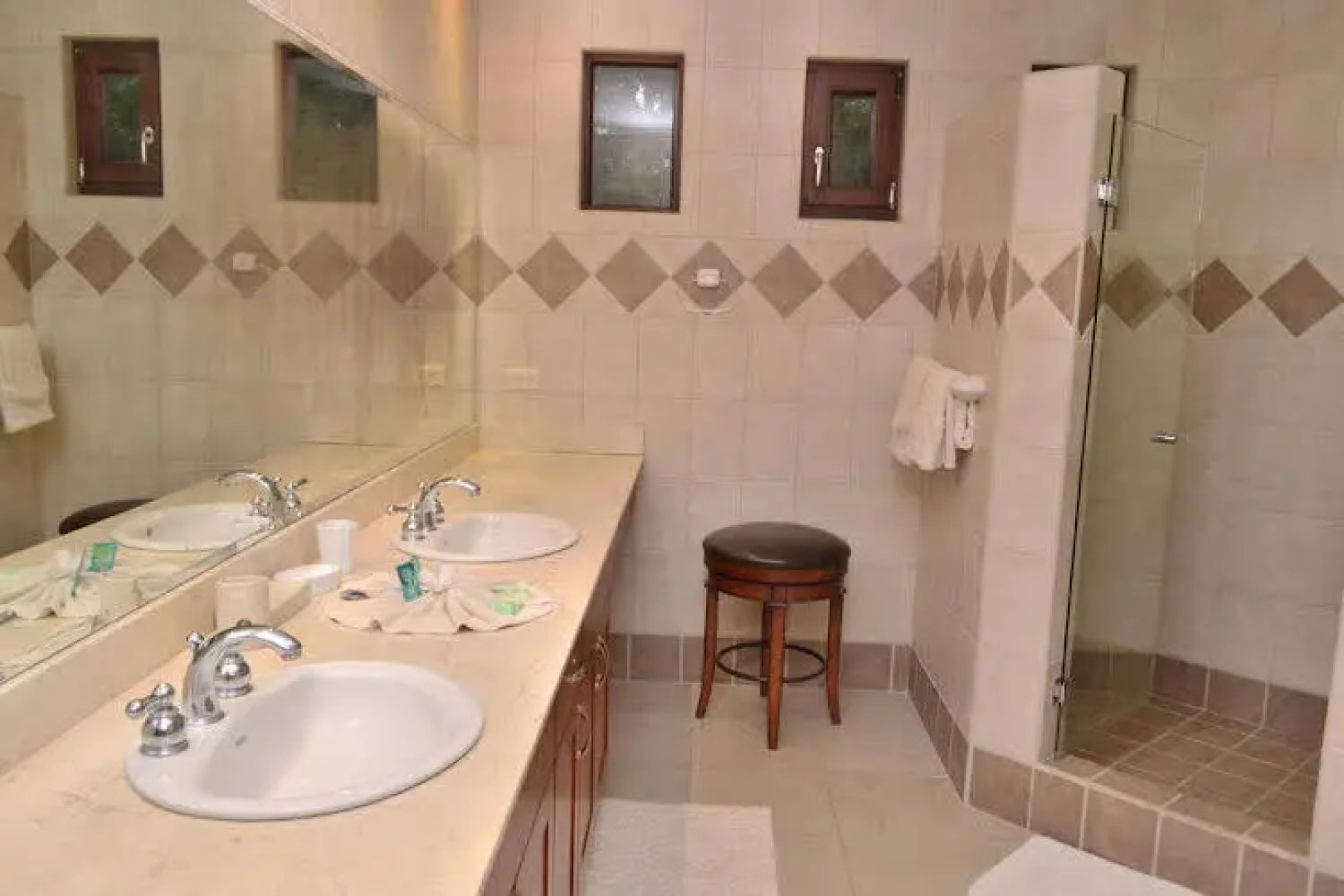 Private beach path, pool view- M03