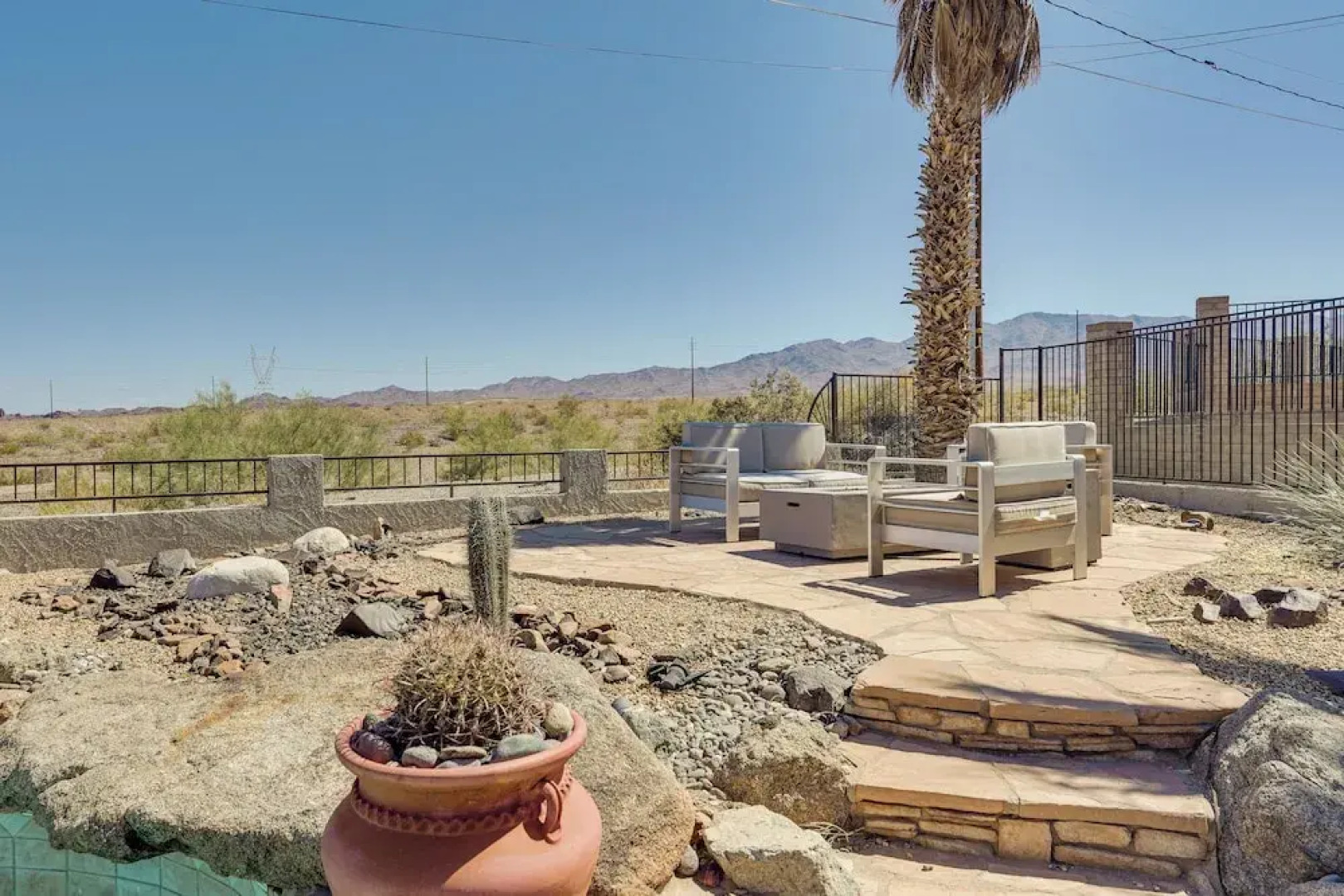 4 Mi to Lake Havasu State Park: Home w/ Mtn Views!