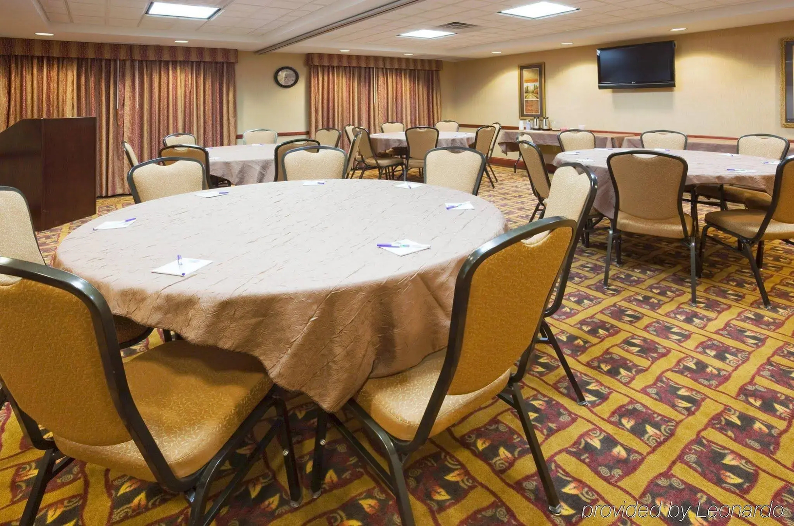 Holiday Inn Express Mitchell by IHG