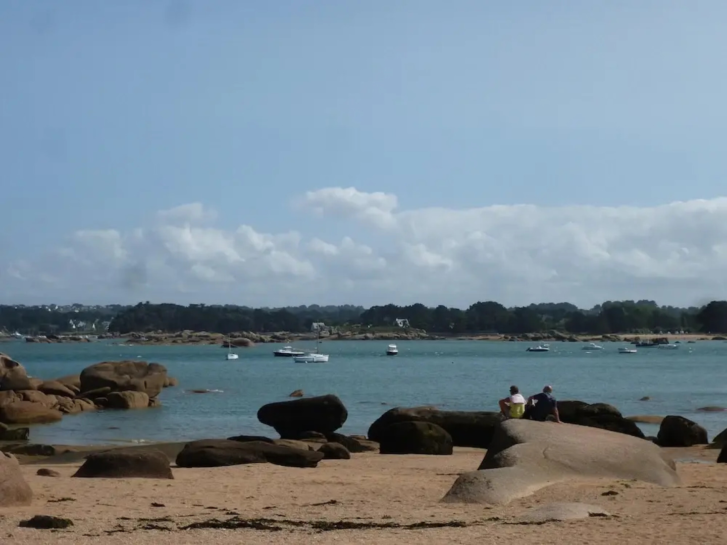 Holiday Flat With sea and Garden View, Just 400m From the Beach in Port-blanc