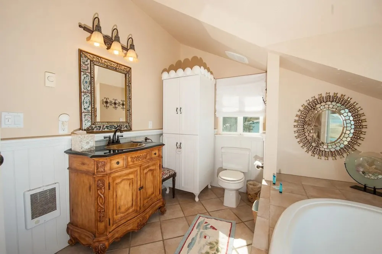 Sea Cliff 3 Br cottage by RedAwning