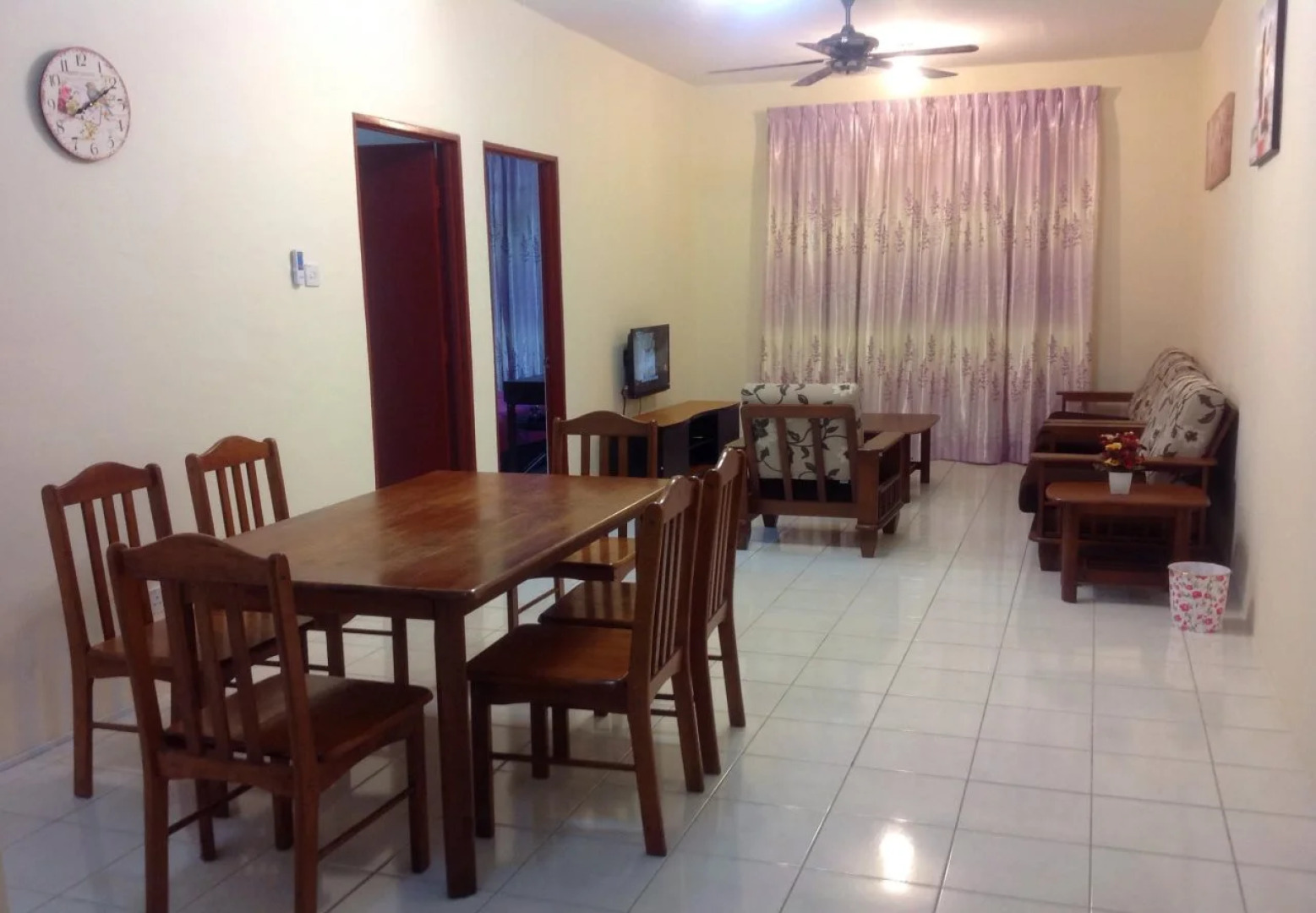 KK Holiday Suites Apartment