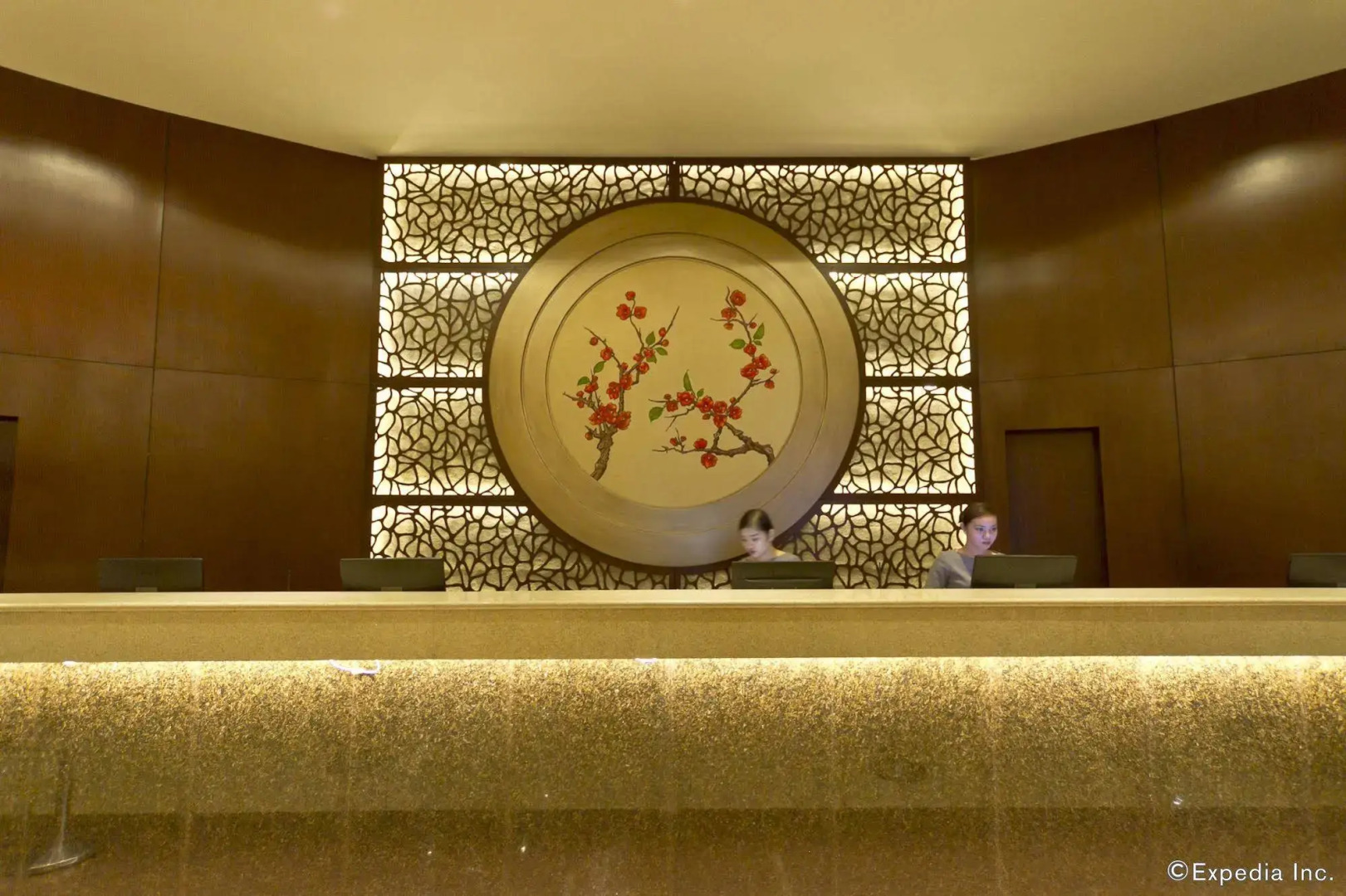 Mandarin Plaza Hotel