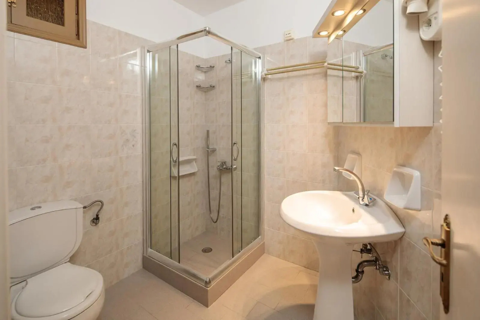 Proteas Hotel & Suites