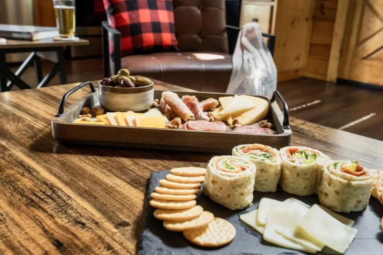 Bear Time Cabin - Scenic Mountain View, Firepit, Hot Tub, Theater, 4BR 3BA Sleeps 14