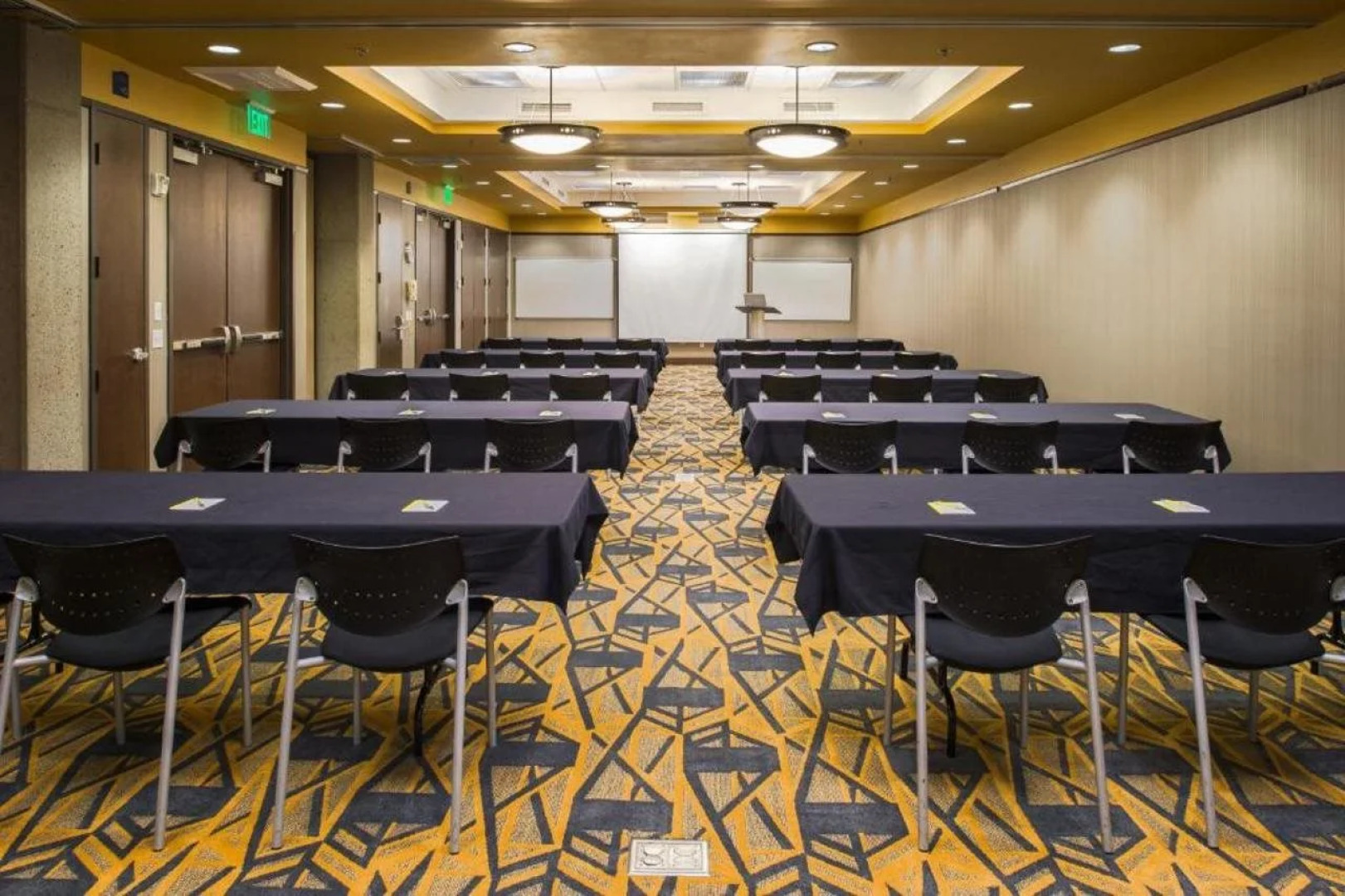 Staypineapple, Watertown Hotel, University District Seattle