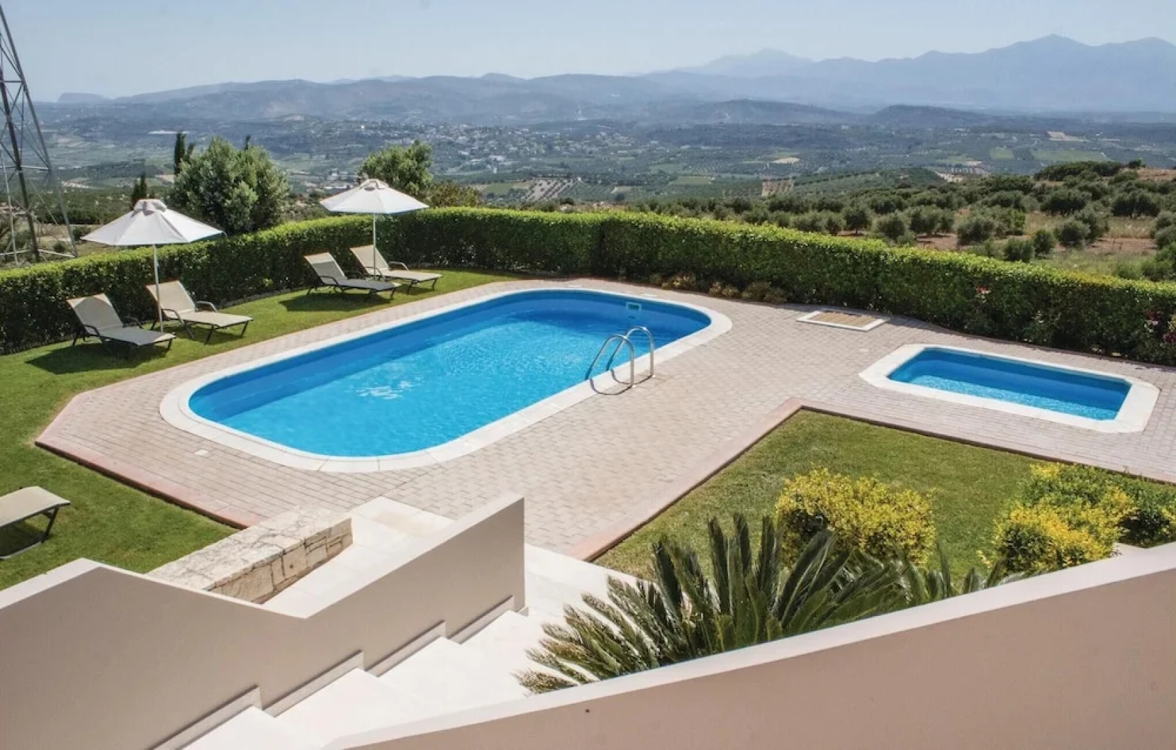 Stunning Home in Houdetsi,heraklio With 6 Bedrooms, Internet and Outdoor Swimming Pool