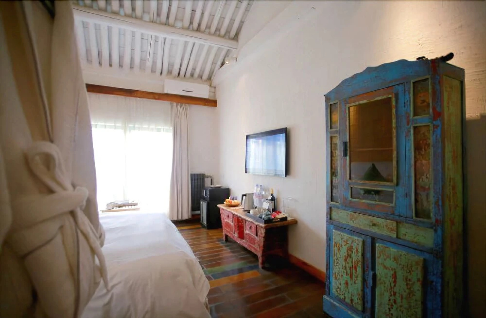 Zuoyouke Theme Hotel