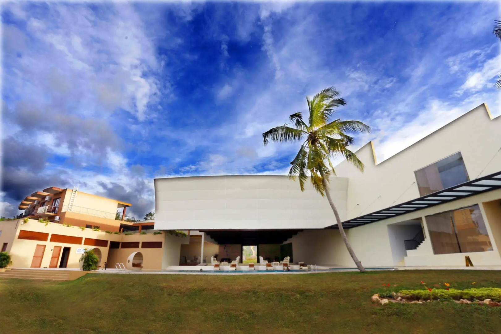 Avenra Gangaara Hotel